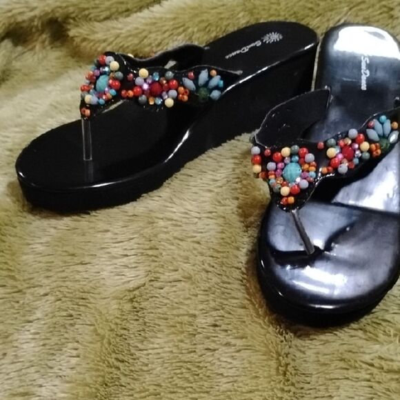 Sun Dance Shoes - Elegant Black Sandals with Beaded Straps